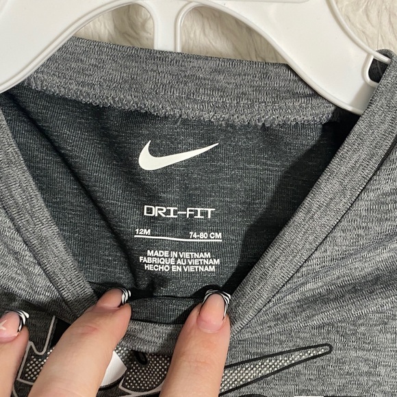 Nike Gray and Black Dri-FIT Logo Set NWT - Picture 3 of 3